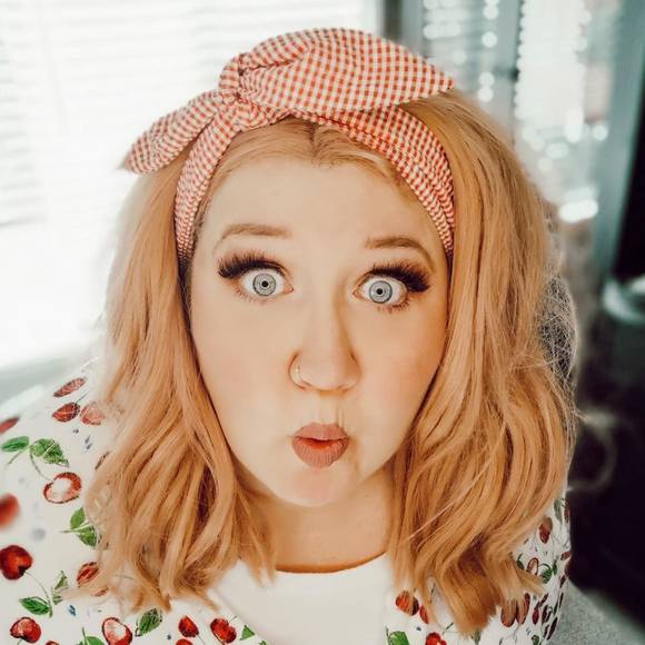 Meet your Posher, Breeanna - Picture 1 of 1